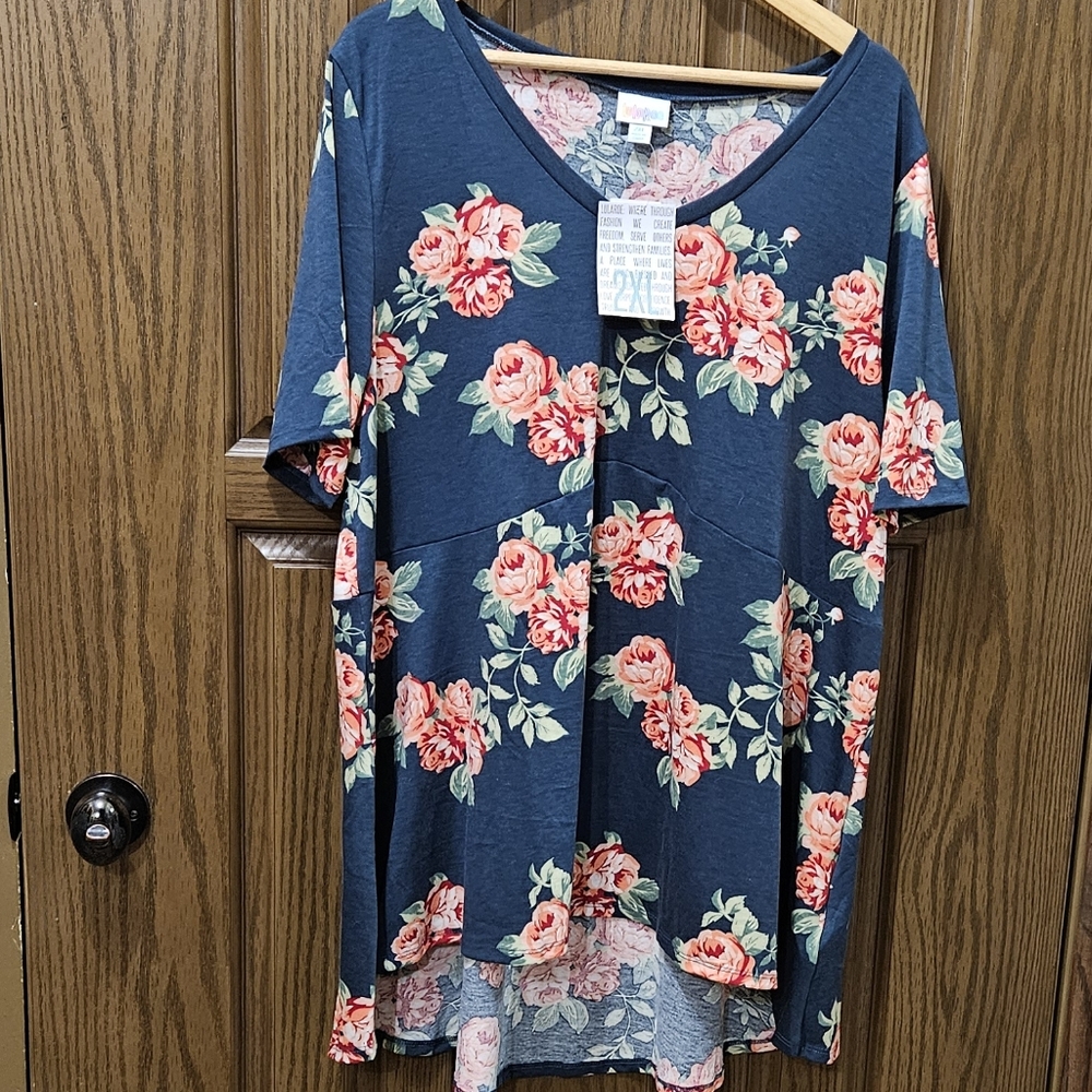 LuLaRoe Blue Floral Short Sleeve Top NEW Jana 2XL